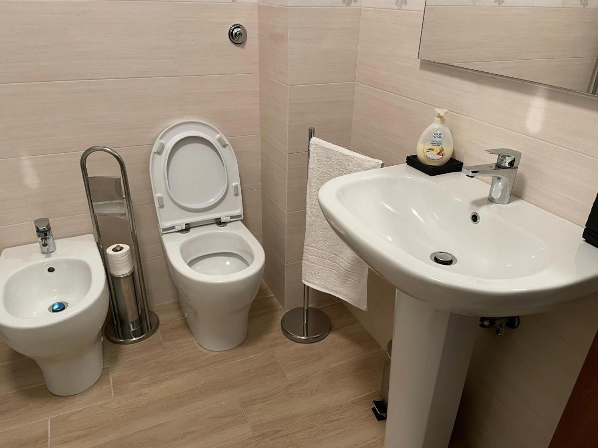Marta'S Apartment Рокарасо Екстериор снимка